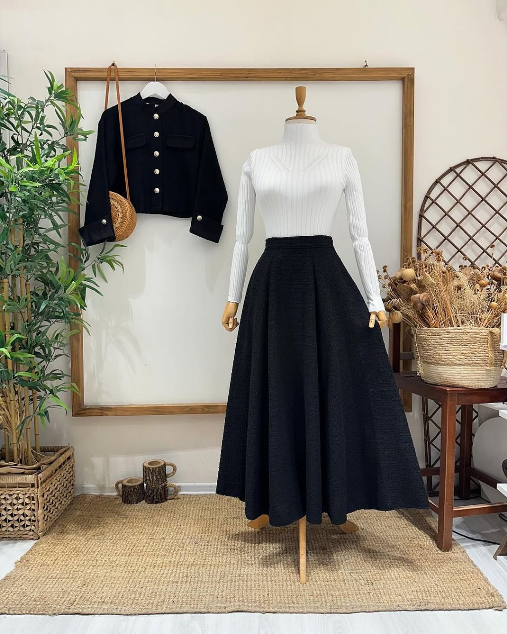 طقم أنيق فاخر – جاكيت قصير مع تنورة واسعة