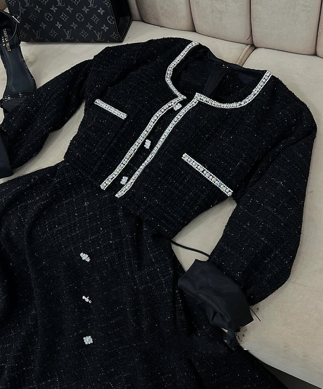 طقم أنيق فاخر – إصدار راقٍ محدود