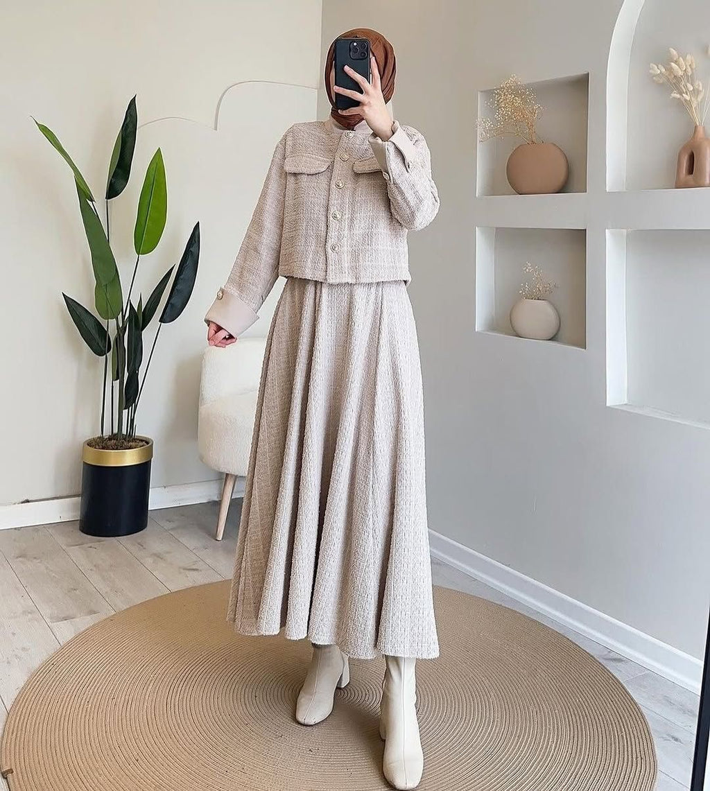 طقم أنيق فاخر – جاكيت قصير مع تنورة واسعة