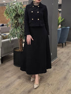 جاكيت أنيق مع تنورة – طقم راقي ومميز