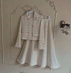 جاكيت أنيق مع تنورة – طقم راقي ومميز