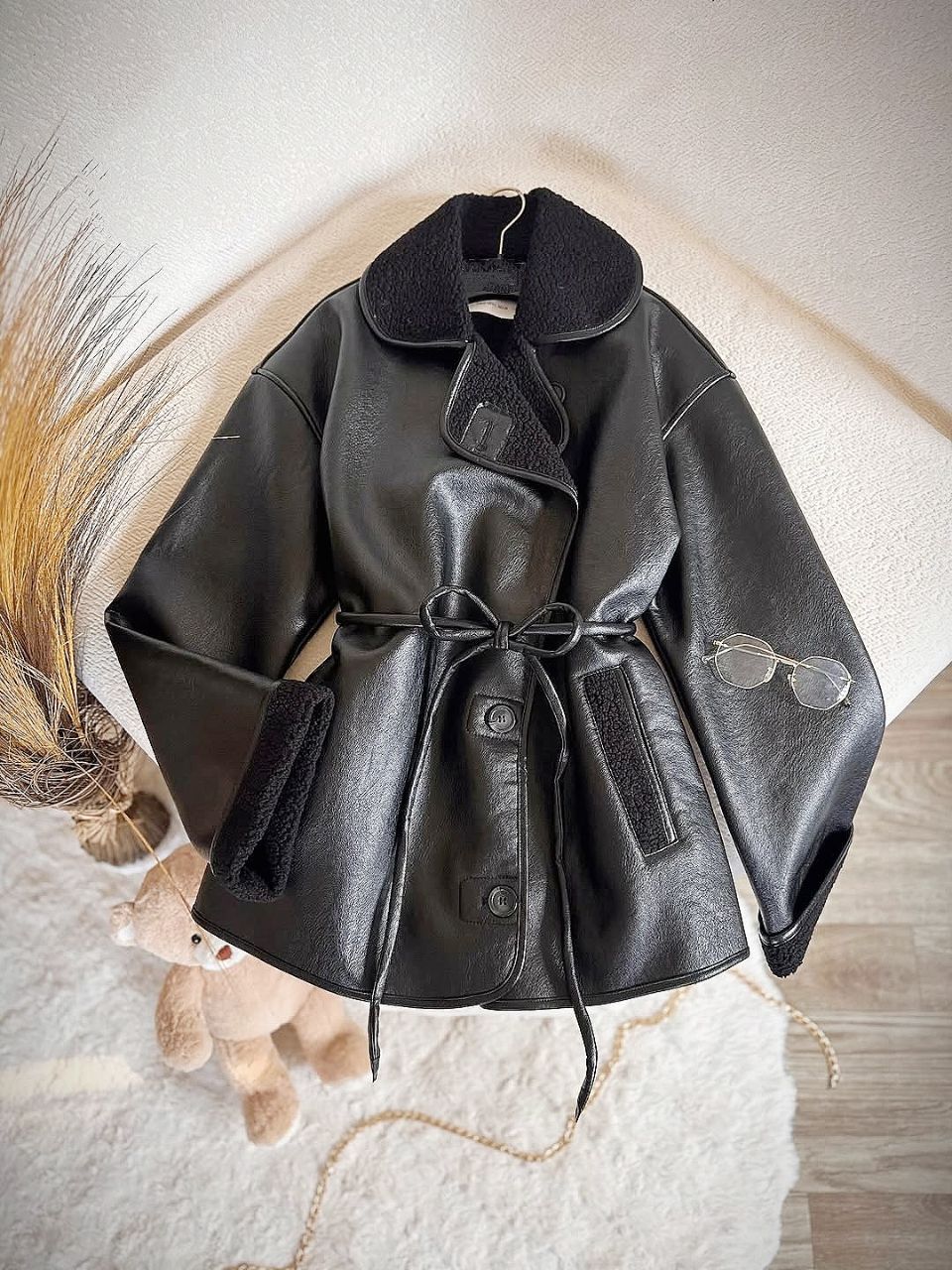 جاكيت جلد فاخر مبطّن – تصميم عصري أنيق