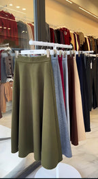 تنورة كشمير ناعمة – دفء ✨ وأناقة