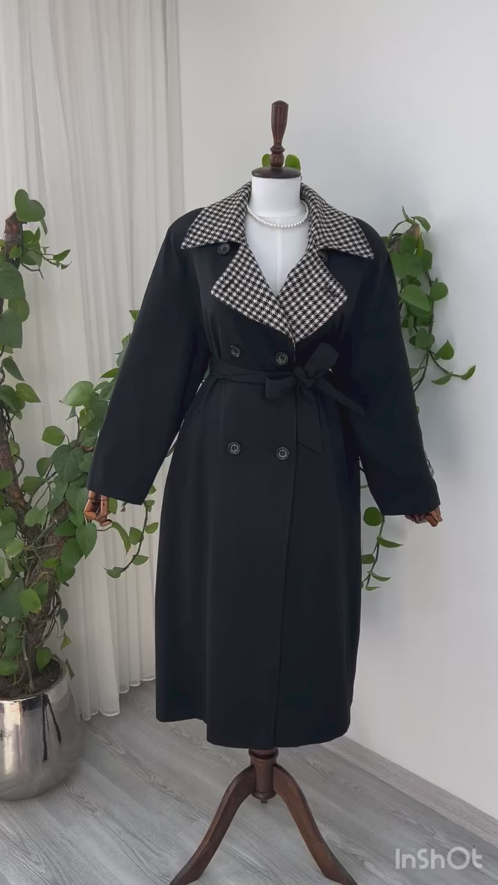 معطف نسائي طويل كلاسيكي – تصميم أنيق بفخامة العصر