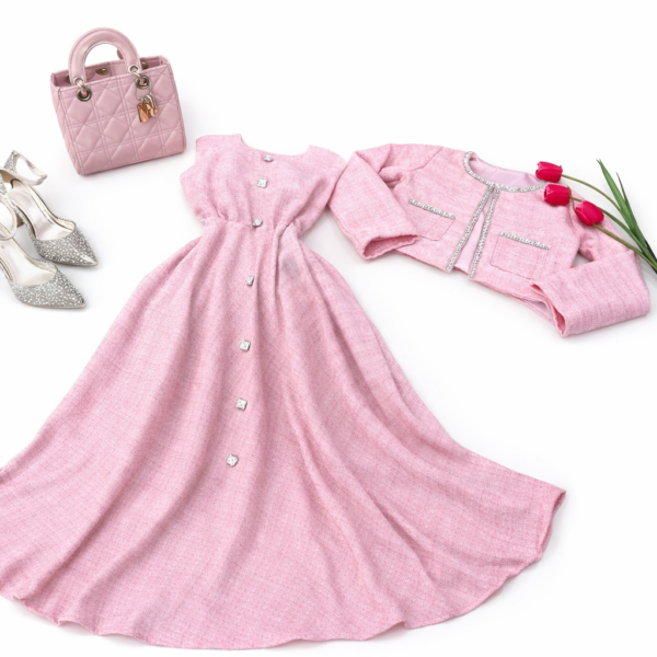 طقم نسائي فاخر قطعتين  بتفاصيل لامعة – إطلالة ملكية محتشمة