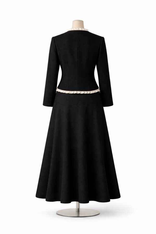 طقم فاخر (جاكيت بتفاصيل فريلات + تنورة ميدي)