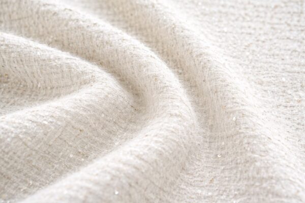 طقم فاخر (جاكيت بتفاصيل فريلات + تنورة ميدي)