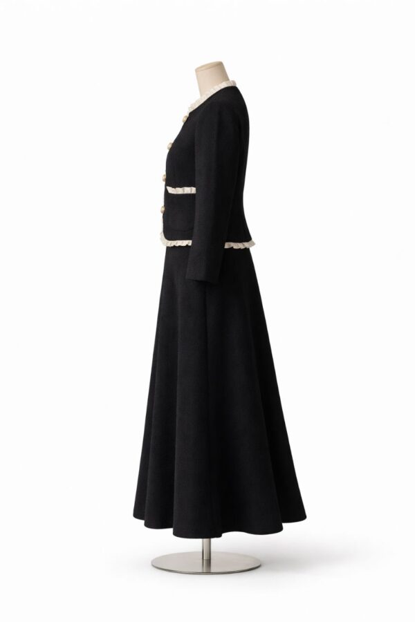 طقم فاخر (جاكيت بتفاصيل فريلات + تنورة ميدي)